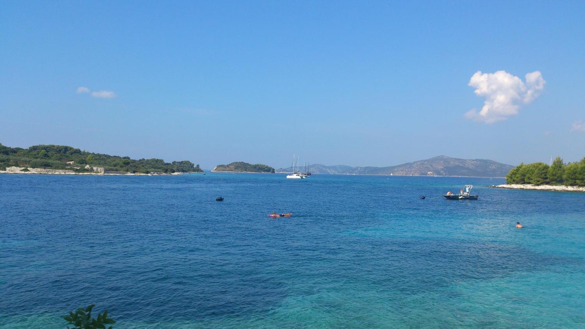 Apartments Medvid Trogir Ruang foto
