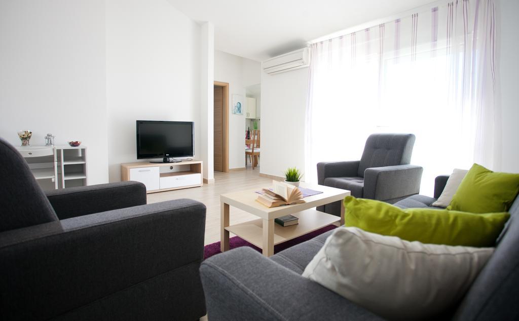 Apartments Medvid Trogir Ruang foto