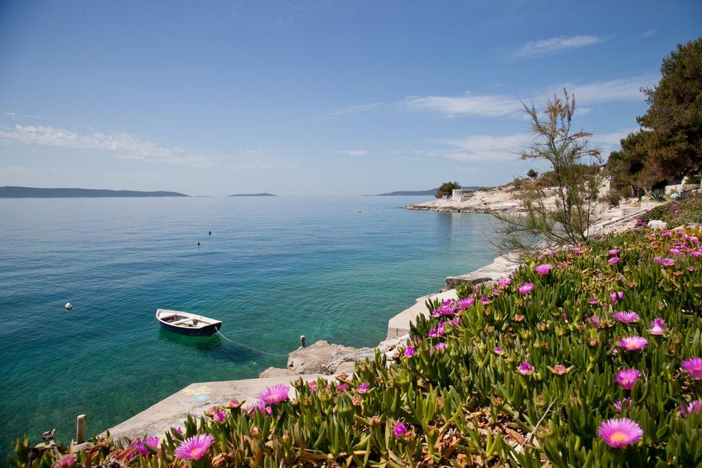 Apartments Medvid Trogir Bagian luar foto